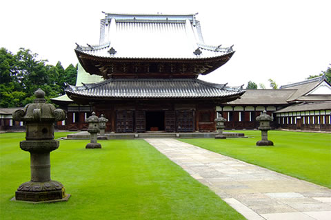 国宝　瑞龍寺（鉛本葺）