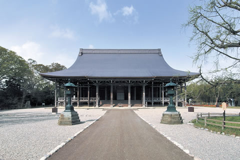 重要文化財 勝興寺(亜鉛板一文字葺)